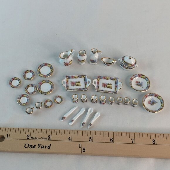 Mayberry Street Miniatures Tableware Set Floral Gold Trim Dollhouse 31 Pcs - Picture 8 of 12